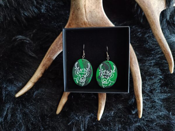 Poro-korvakorut, revontuli