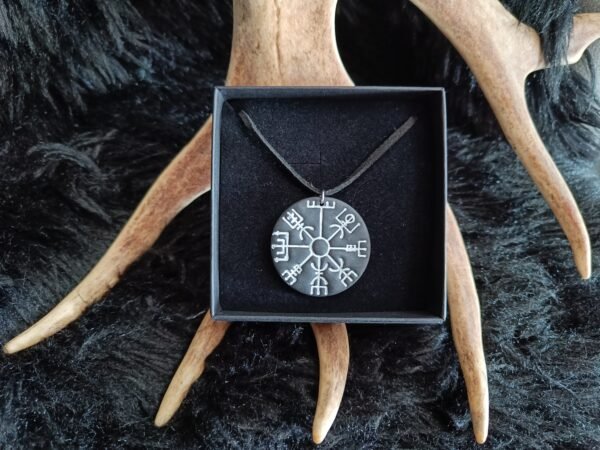 IMG20250616145823 Vegvisir-kaulakoru, musta