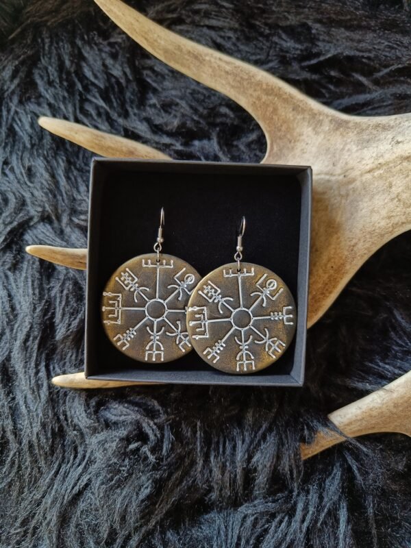 Vegvisir-korvakorut, metallinhohto