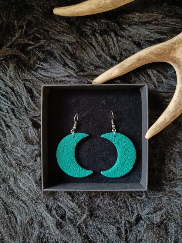 IMG20250926130820 Kuunsirppi-korvakorut, smaragdin vihreä