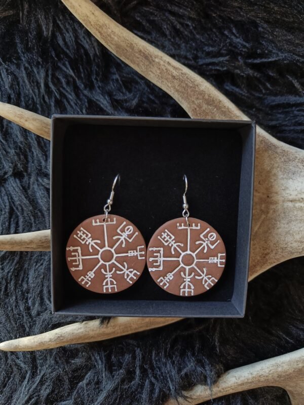 Oplus_131072 Vegvisir-korvakorut, ruskea