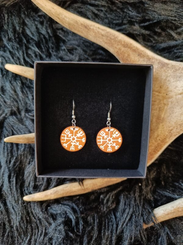 Vegvisir-korvakorut, konjakki