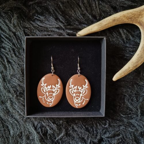 Poro-korvakorut, ruskea