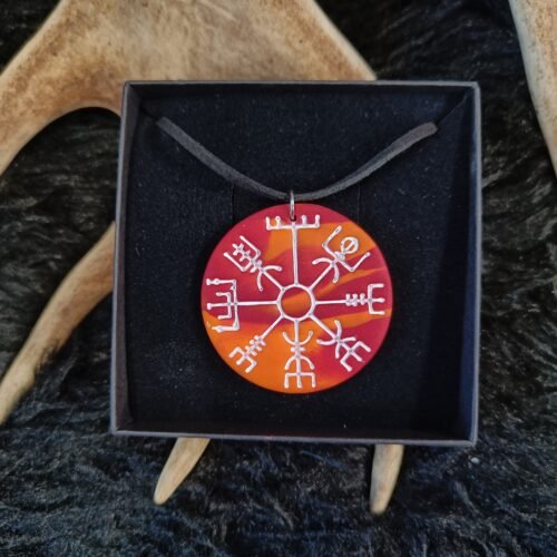 Vegvisir-kaulakoru, ruska