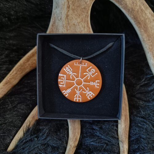 Vegvisir-kaulakoru, konjakki