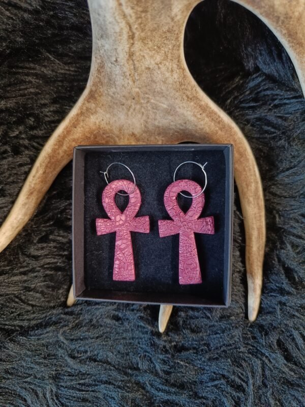 Ankh risti-korvakorut, burgundi