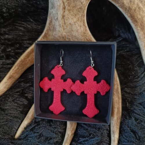 Goottiristi-korvakorut, cherry red