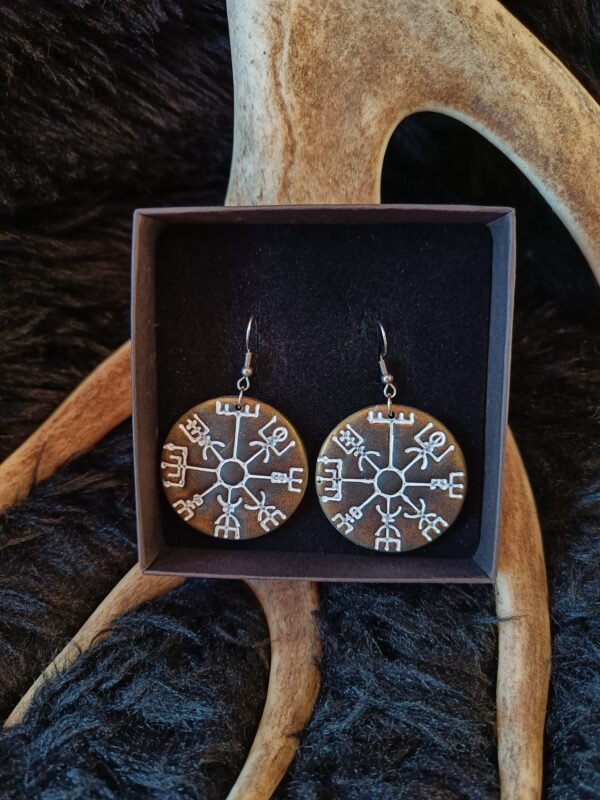 Vegvisir-korvakorut, metallinhohto