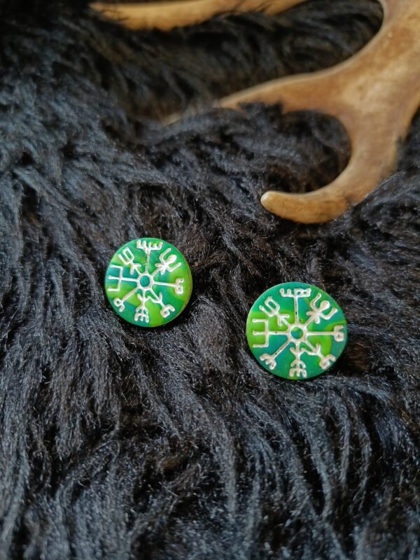 Vegvisir-nappikorvakoru, revontuli