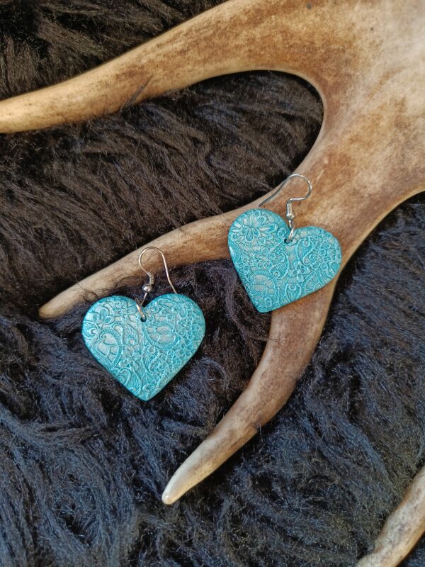 IMG20251020130623 Sydän-korvakorut, turkoosi metallinhohto