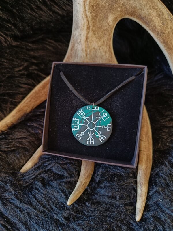 IMG20251020133853 (1) Vegvisir-kaulakoru, musta/vihreä
