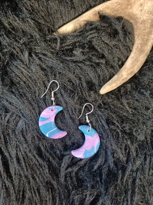 IMG20251022113546 Kuunsirppi-korvakorut, sinivioletti