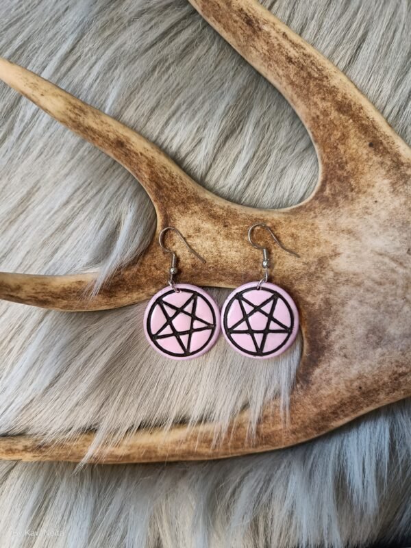 IMG20260219164520 Pentagram-korvakorut, vaaleanpunaiset