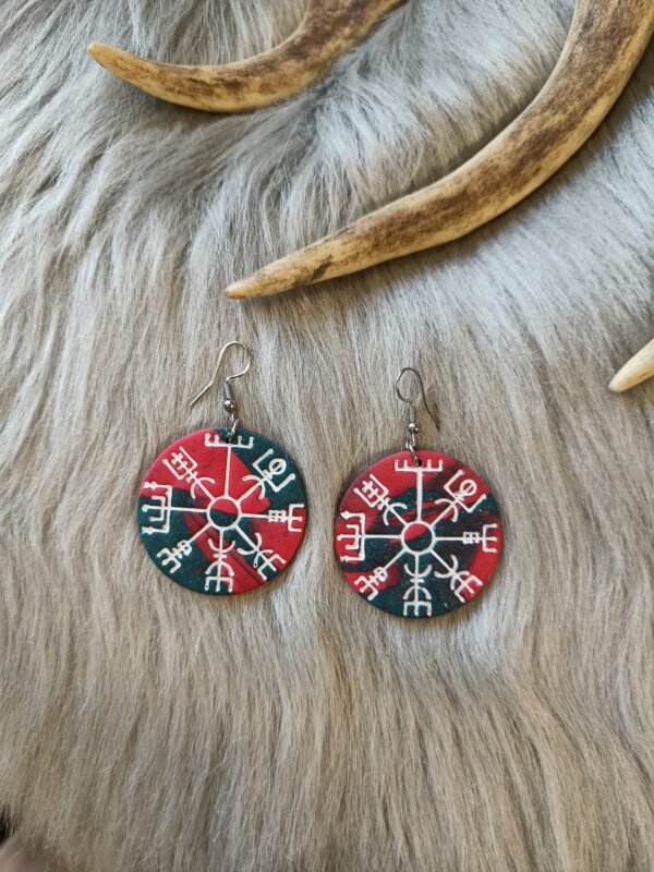 IMG20251106124247 Vegvisir-korvakorut, vihreä/punainen revontuli