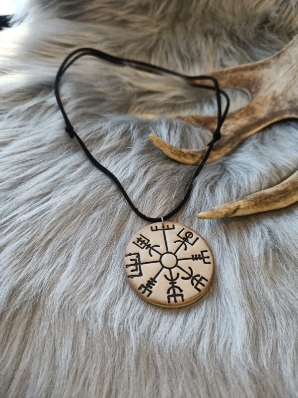 Vegvisir-kaulakoru, lappi
