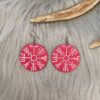 Vegvisir-korvakorut, cherry red