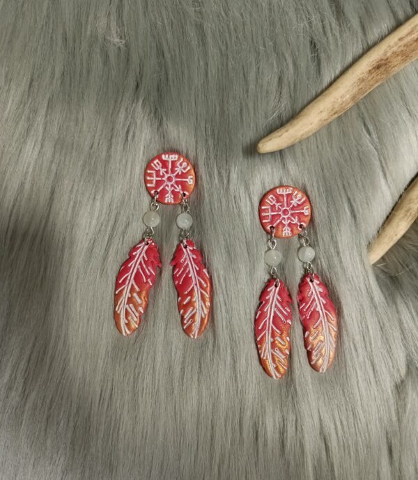 IMG20251216175028 (1) Vegvisir sulilla nappikorvakorut, punainen/kulta