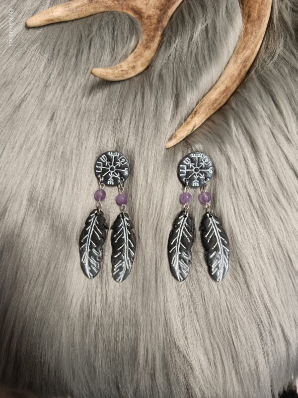 Vegvisir sulilla nappikorvakoru, musta/hopea