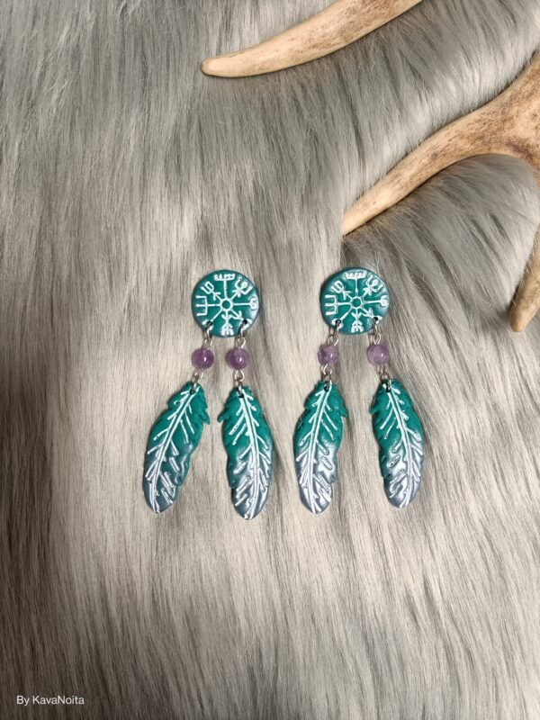 IMG20251222144633 Vegvisir sulilla-nappikorvakorut, smaragdin vihreä/violetti