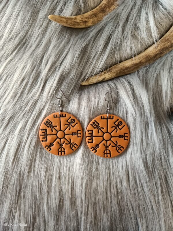 Vegvisir-korvakorut, konjakki