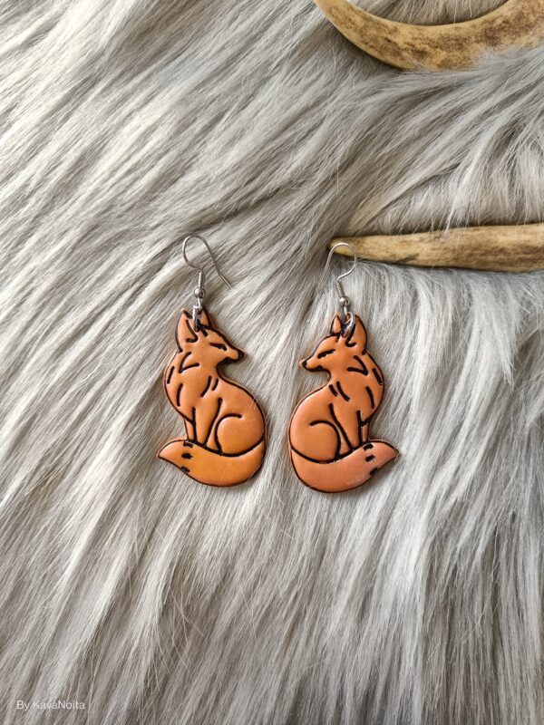 IMG20260123120927 Kettu-korvakorut, oranssi metallinhohto