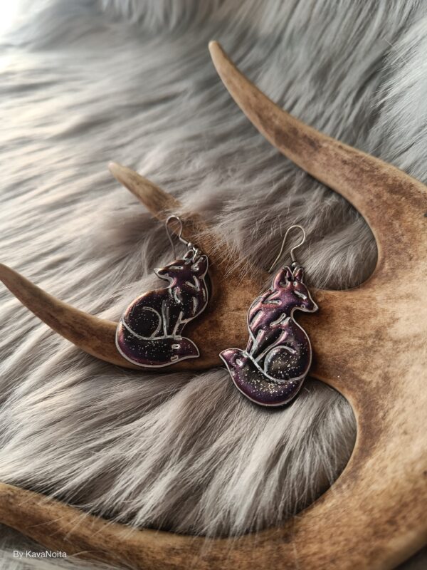 Kettu-korvakorut, violetti metallinhohto