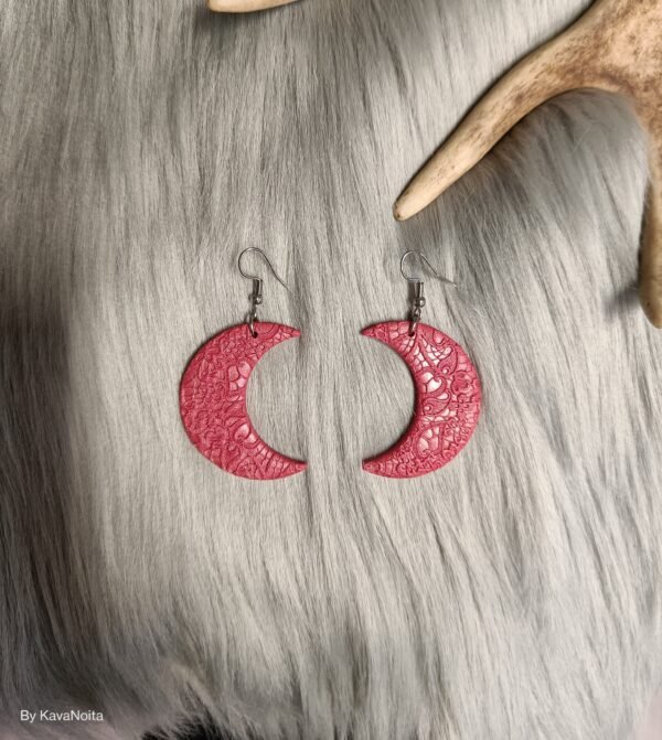 Oplus_131072 Kuunsirppi-korvakorut, punaiset metallinhohto