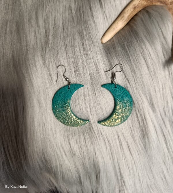 Kuunsirppi-korvakorut, vihreä/ kulta metallinhohto