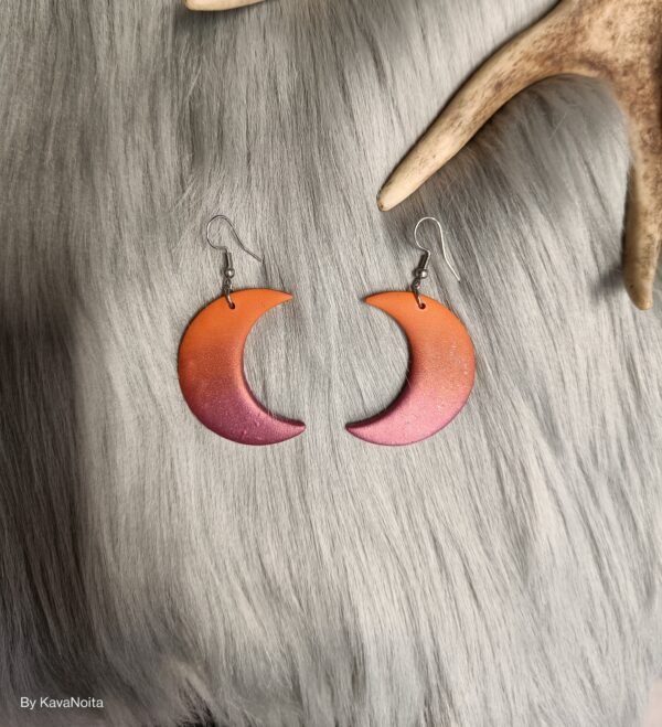 Oplus_131072 Kuunsirppi-korvakorut, oranssi/violetti