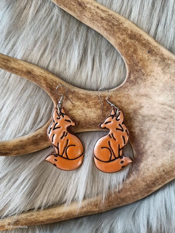 IMG20260216153213 Kettu-korvakorut, konjakki/hopea