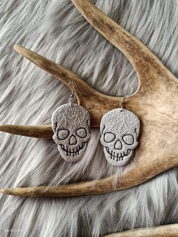 Pääkallo-korvakorut, harmaa