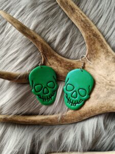 Pääkallo-korvakorut, myrkynvihreä