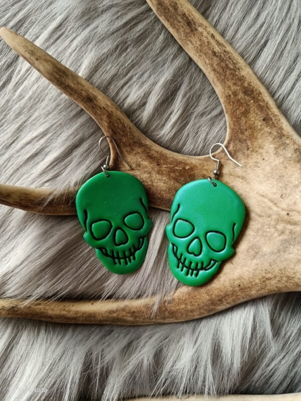 Pääkallo-korvakorut, myrkynvihreä