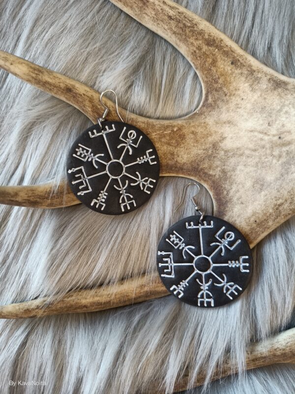 IMG20260224155411 Vegvisir-korvakorut, musta