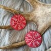 Vegvisir-korvakorut, cherry red