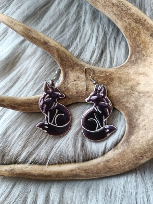 IMG20260312112421 Kettu-korvakorut, violetti/musta metallinhohto