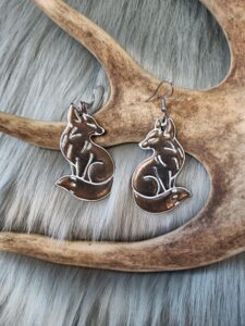 Kettu-korvakorut, pronssi metallinhohto