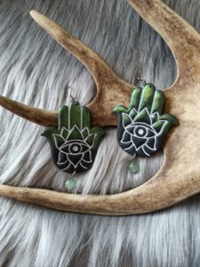 Hamsa-korvakorut, vihreä/musta metallinhohto