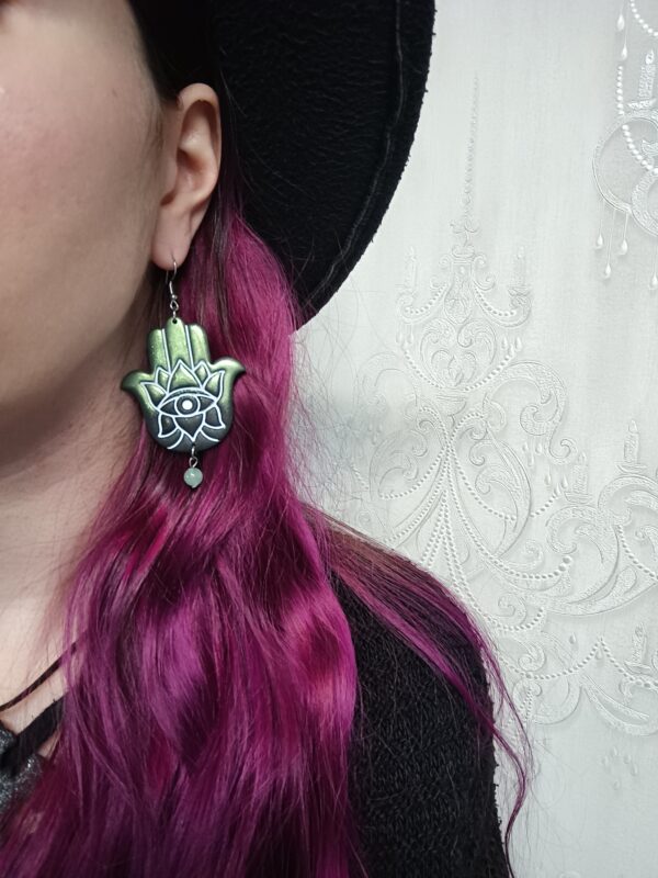 Hamsa-korvakorut, vihreä/musta metallinhohto