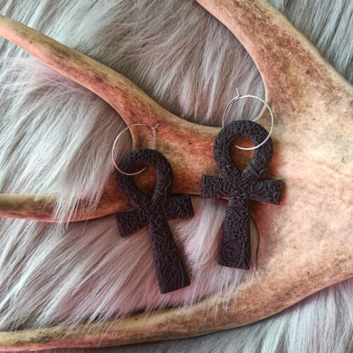 Ankh risti-korvakorut, musta