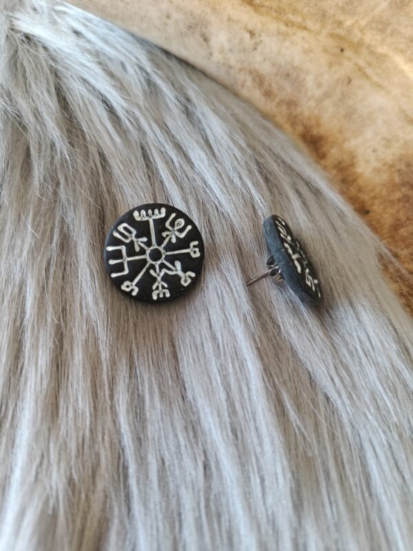 Vegvisir-nappikorvakorut, musta