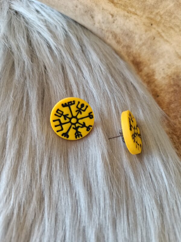 Vegvisir-nappikorvakorut, keltainen