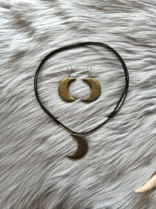 Kuunsirppi-korusetti, pronssi metallinhohto