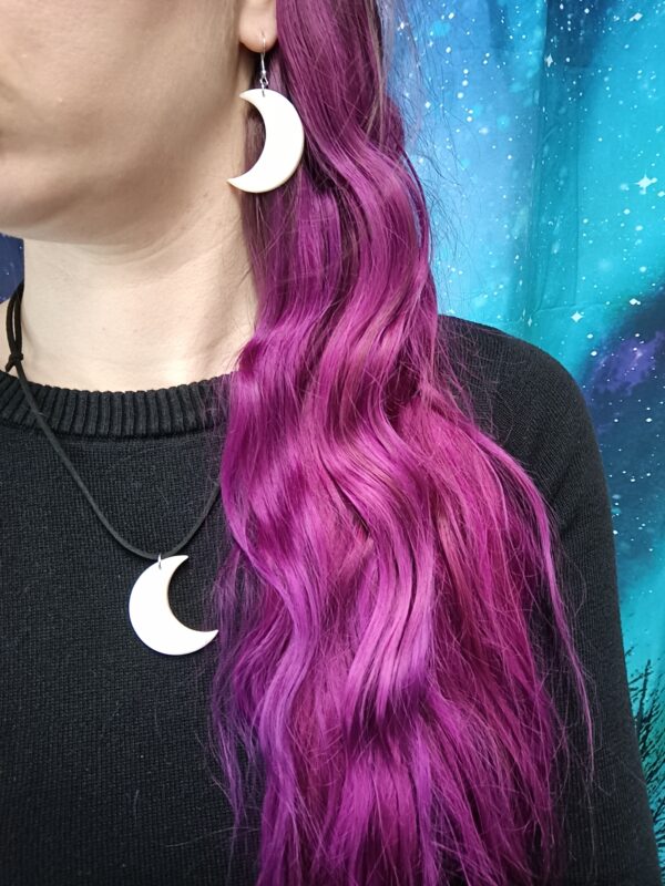 Kuunsirppi-korusetti, helmiäishohtoinen valkoinen