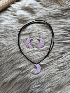 Kuunsirppi-korusetti, lila