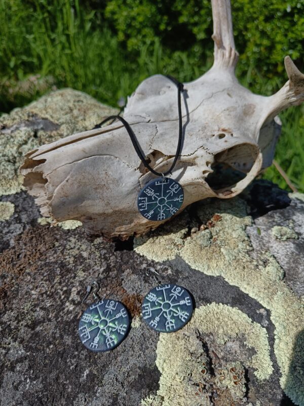 Vegvisir-korusetti, revontuli