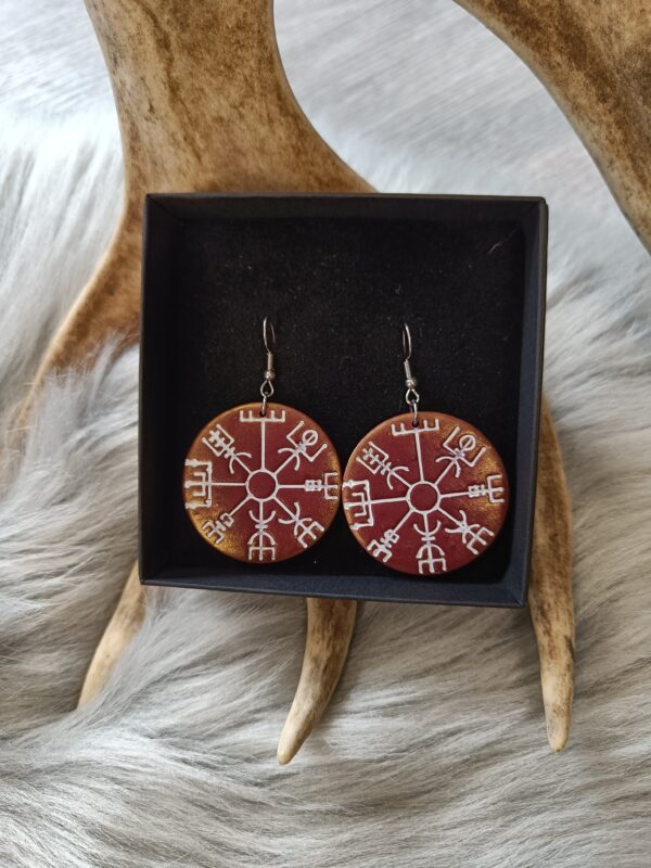 IMG20260709161518 Vegvisir-korvakoruja, viininpunainen/kulta