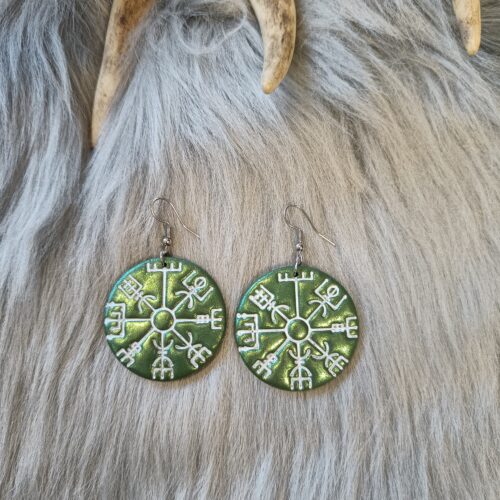 Vegvisir-korvakorut, metsän vihreä metallinhohto