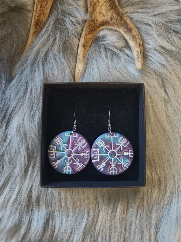 IMG20260826163602 Vegvisir-korvakorut, violetti/turkoosi metallinhohto
